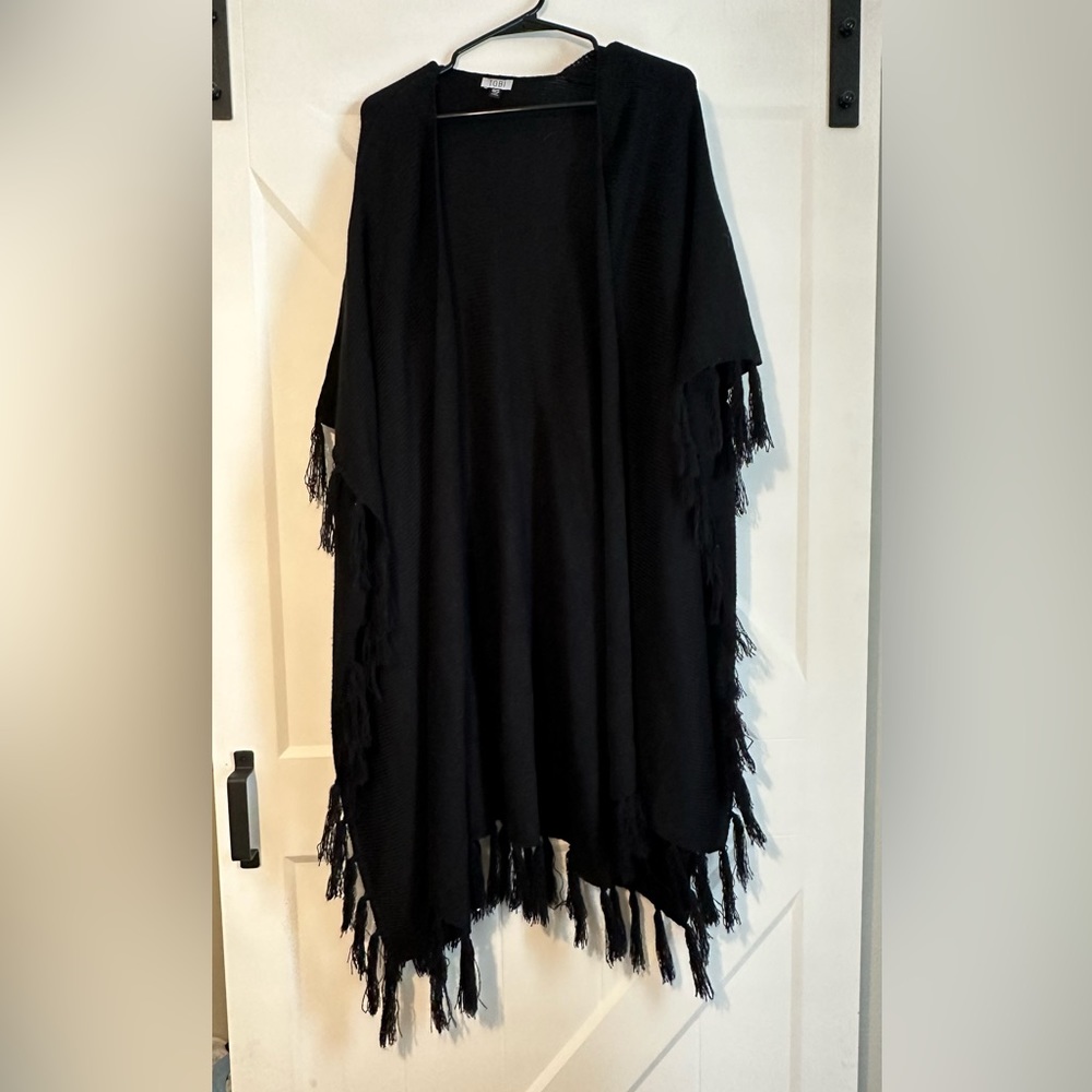 Tobi Black Fringe Shawl